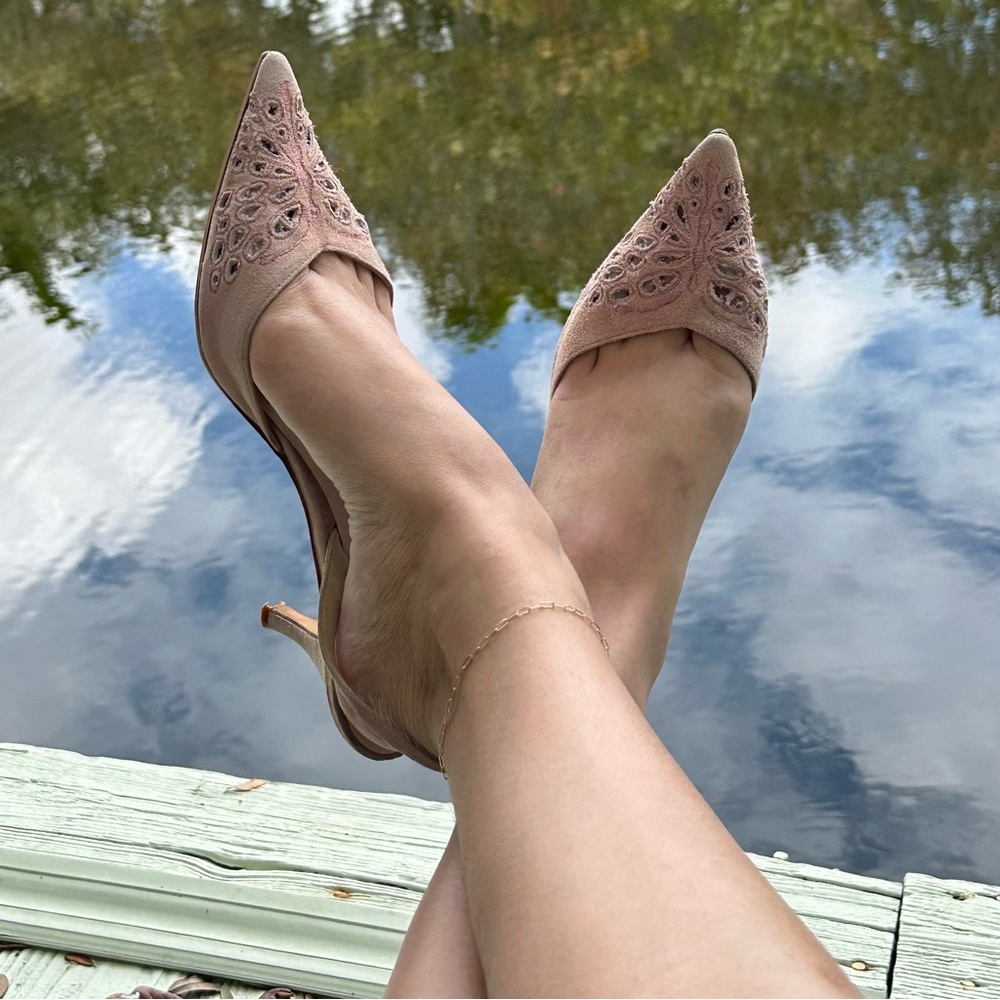 Alessandro Dell'Aqua Pink Suede Pointed Kitten Heels